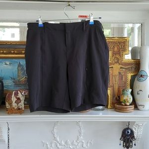 NWT 32° active outdoor Bermuda short size 8/10